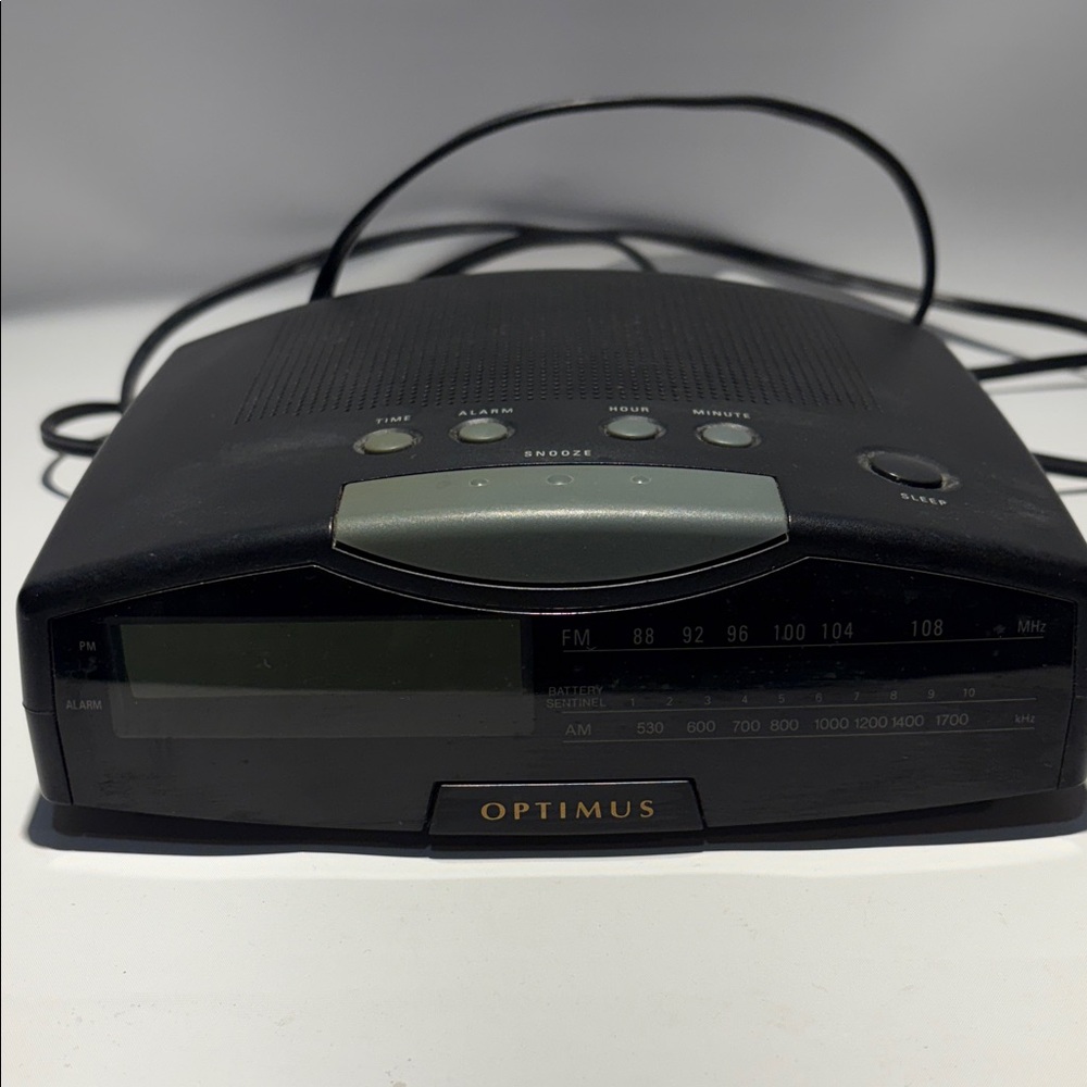 Black AM/FM Clock Radio